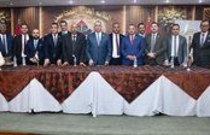 بالبلدي: نقيب
      المحامين
      يكرم
      أبناء
      الزملاء
      المتفوقين
      بحلوان..
      ويؤكد:
      دعم
      الأندية
      وتطوير
      الخدمات
      على
      رأس
      أولوياتنا