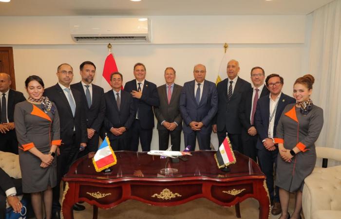 بالبلدي: في
      أولى
      أيام
      فعاليات
      النسخة
      الثانية
      من
      معرض
      العلمين
      الدولي
      للطيران..
      إير
      كايرو
      وإيرباص
      تدعمان
      مسار
      الشراكة
      في
      صناعة
      النقل
      الجوي