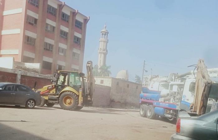 بالبلدي: محافظ
      القليوبية
      يتابع
      تنفيذ
      توجيهاته
      ورفع
      كفاءة
      المدارس
      بكفر
      شكر
      وبنها
      استعدادًا
      لاستقبال
      العام
      الدراسي
      "صور"