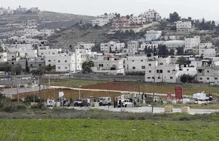بريطانيا
      وفرنسا
      وكندا
      تستعد
      لفرض
      قيود
      على
      سلع
      المستوطنات
      الإسرائيلية
      بالضفة
      الغربية