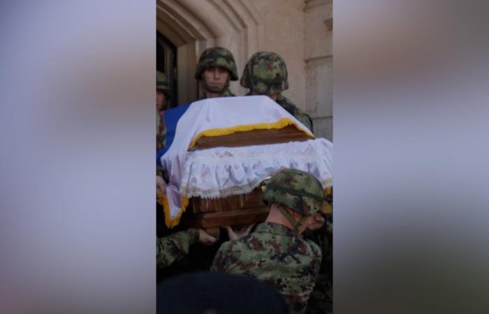 بالبلدي: الآلاف يتجمعون في بلغراد لتأبين "جزار البوسنة".. وانتقادات من مسؤولين أوروبيين