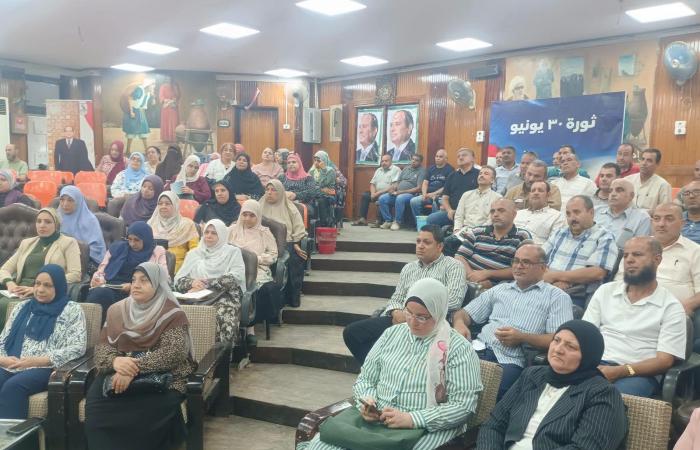 بالبلدي : وكيل
      تعليم
      بني
      سويف
      يبحث
      استعدادات
      التربية
      الاجتماعية
      للعام
      الدراسي
      الجديد