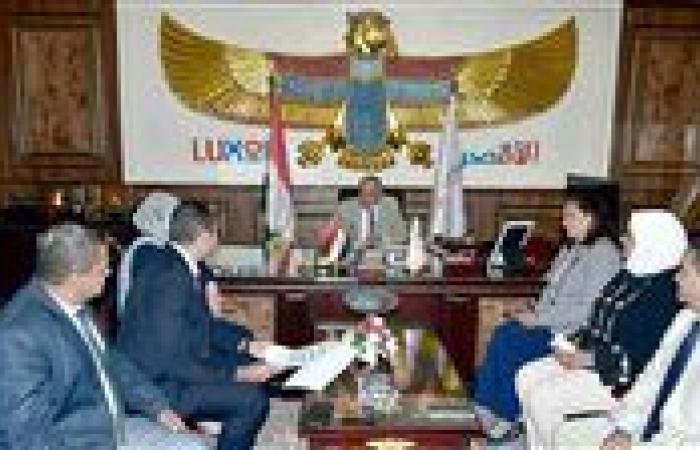 بالبلدي: محافظ
      الأقصر
      يستعرض
      نتائج
      تقييم
      المشروعات
      الخضراء
      الذكية
      بالديوان
      العام