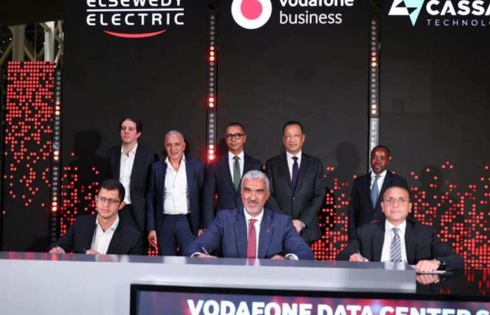 بالبلدي : بحضور
      وزير
      الاتصالات..
      ڤودافون
      بيزنس
      تطلق
      أكبر
      مركز
      بيانات
      في
      جمهورية مصر العربية
      وأول
      مركز
      للذكاء
      الاصطناعي
      السيادي