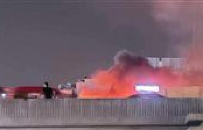 بالبلدي: حــريق
      هائل
      بشركة
      شحن
      وتخزين
      بضائع
      في
      الزاوية
      الحمراء
      ووقوع
      إصابات