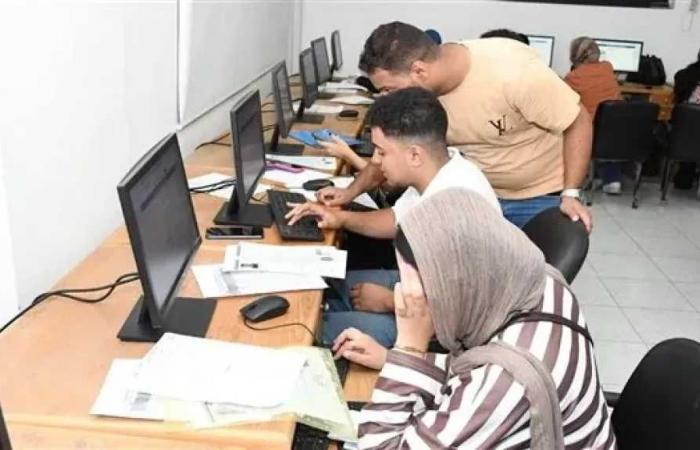 غدًا..
      آخر
      فرصة
      لتسجيل
      رغبات
      طلاب
      المرحلة
      الثالثة
      للقبول
      بالجامعات
      والمعاهد
      الحكومية