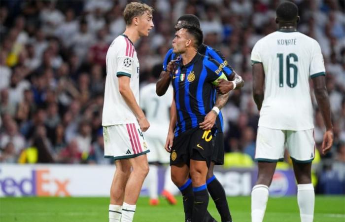 بالبلدي : فيديو
      |
      لم
      نخسر
      بخماسية
      في
      النهائي..
      حقيقة
      سخرية
      لاعب
      ريال
      مدريد
      من
      ثنائي
      إنتر
      ميلان