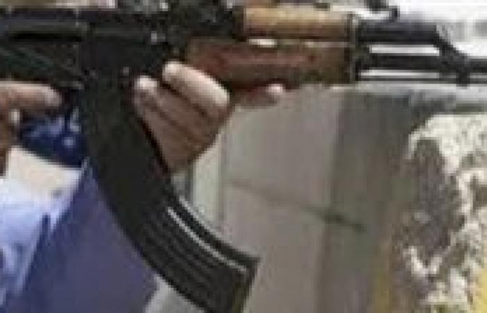 بالبلدي: أمطره
      بوابل
      من
      الرصاص..
      جمهورية مصر العربيةع
      شخص
      خلال
      مشاجرة
      مع
      آخر
      بقنا