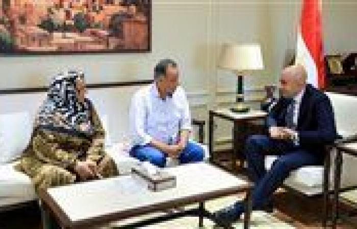 بالبلدي : «أمهات
      جمهورية مصر العربية»
      عن
      تكريم
      مديري
      مدرستي
      القليوبية:
      وزير
      التعليم
      أثلج
      صدورنا