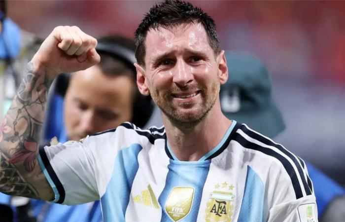 بالبلدي : رغم
      اعتزاله
      دوليًا..
      الاتحاد
      الأرجنتيني
      يخطط
      لمفاجأة
      بشأن
      ميسي