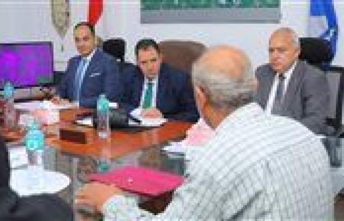 بالبلدي: محافظ
      دمياط
      يلتقي
      أهالي
      كفر
      البطيخ
      ويبحث
      شكواهم
      ومطالبهم