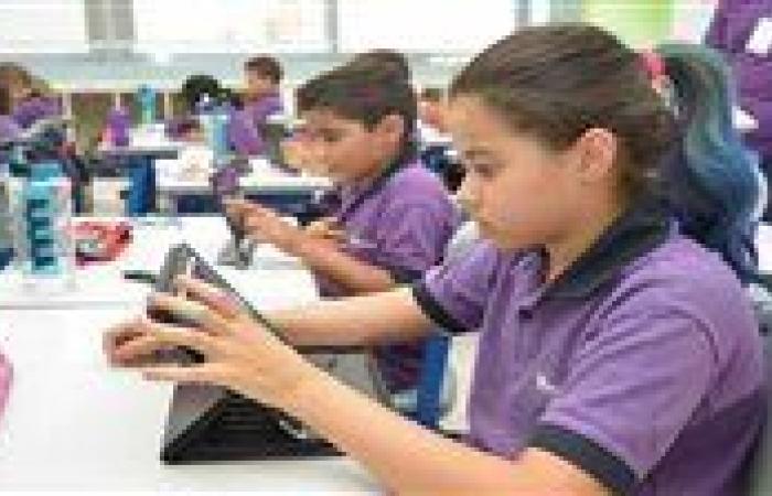 بالبلدي : بعد
      إلزام
      المدارس
      الدولية
      باللغة
      العربية
      والتاريخ..
      تعرف
      على
      نسب
      نجاح
      الإعدادية