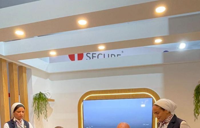 بالبلدي: الجمهورية مصر العربيةية
      للمطارات
      تعزز
      التشغيل
      والتطوير
      والتعاون
      خلال
      مشاركتها
      في
      خلال الساعات الجارية
      الثاني
      من
      EIAS
      2026