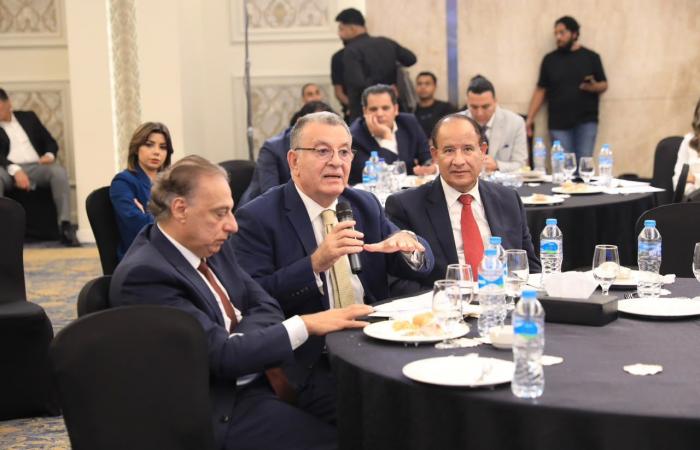 بالبلدي : عاجل|12
      تحديًا
      أمام
      تطوير
      التعليم
      خلال
      30
      عامًا..
      وزير
      التعليم
      يأماط اللثام عن
      التفاصيل