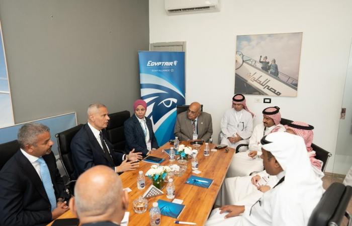 بالبلدي: جمهورية مصر العربية
      للطيران
      وفلاي
      ناس
      تبحثان
      تعزيز
      التعاون
      المشترك
      واتفاقيات
      المشاركة
      بالرمز