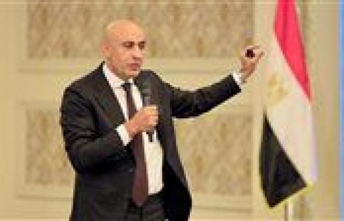 بالبلدي : عاجل|"عبداللطيف":
      اتخذنا
      خطوات
      غير
      مسبوقة
      لسد
      عجز
      المعلمين..
      تعرف
      عليها
