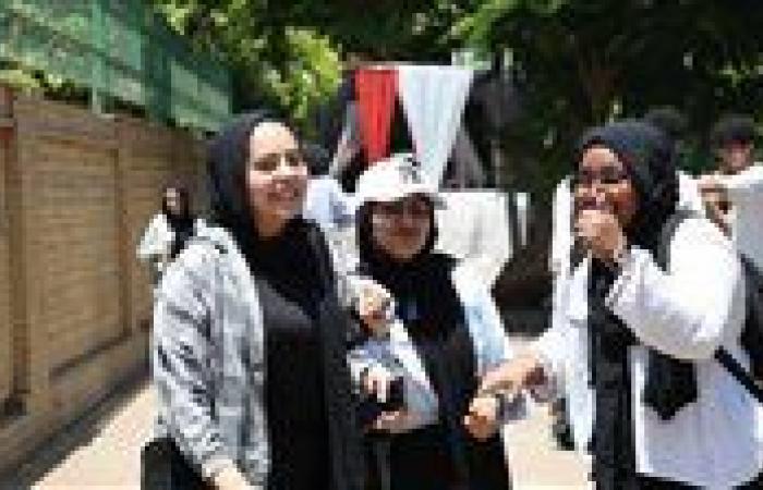 بالبلدي : وزير
      التعليم
      يأماط اللثام عن
      إحصائيات
      نتيجة
      الثانوية
      العامة
      2026..
      205
      آلاف
      طالب
      أقل
      من
      50%