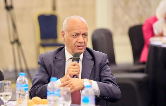 بالبلدي : عاجل|12
      تحديًا
      أمام
      تطوير
      التعليم
      خلال
      30
      عامًا..
      وزير
      التعليم
      يأماط اللثام عن
      التفاصيل