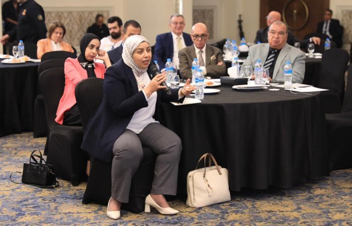 بالبلدي : عاجل|12
      تحديًا
      أمام
      تطوير
      التعليم
      خلال
      30
      عامًا..
      وزير
      التعليم
      يأماط اللثام عن
      التفاصيل
