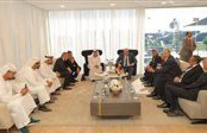 بالبلدي: وزير
      الطيران
      يشهد
      توقيع
      مذكرة
      تفاهم
      بين
      شركة
      إيركايرو
      ومجموعة
      أبوظبي
      للطيران
      لتعزيز
      الشراكة
      الاستراتيجية