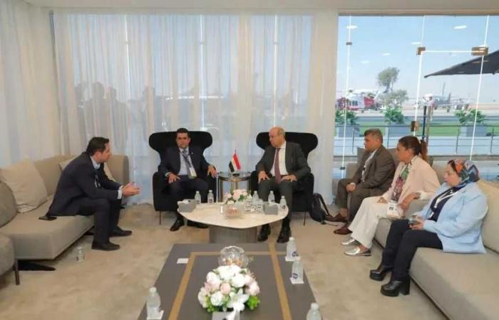 وزير
      الطيران
      المدني
      يلتقي
      الرئيس
      التنفيذي
      للوكالة
      الوطنية
      للطيران
      المدني
      البرازيلية
      لبحث
      آفاق
      التعاون
      في
      مجال
      الطيران