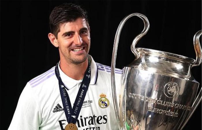 بالبلدي : ماركا
      تأماط اللثام عن
      خطة
      كورتوا
      مع
      ريال
      مدريد
      الفترة
      المقبلة..
      وهدف
      وحيد
