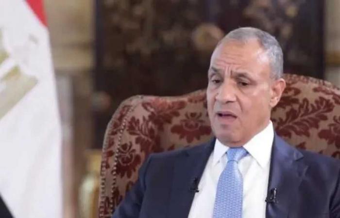 وزير
      الخارجية:
      لا
      يمكن
      القبول
      بإقامة
      سدود
      إثيوبية
      جديدة
      أو
      التحكم
      في
      مياه
      النهر