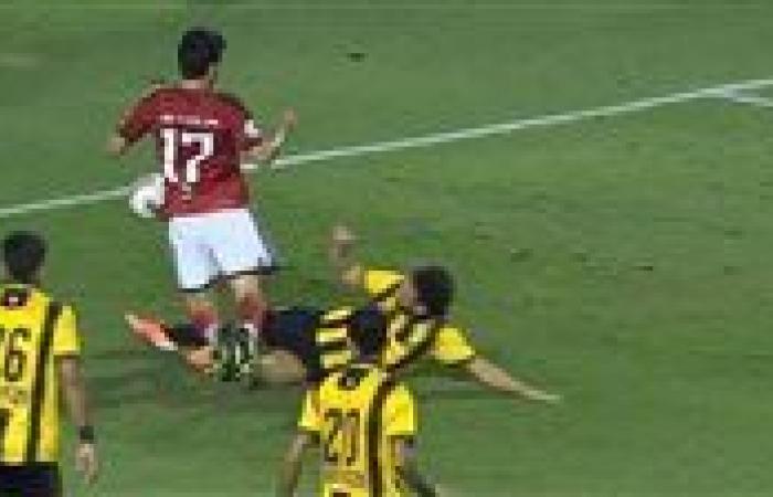 بالبلدي: عبدالحميد
      بسيوني:
      الأهلي
      لم
      يصل
      للتشكيل
      الأمثل..
      ويعاني
      من
      عدم
      الانضباط
      التكتيكي