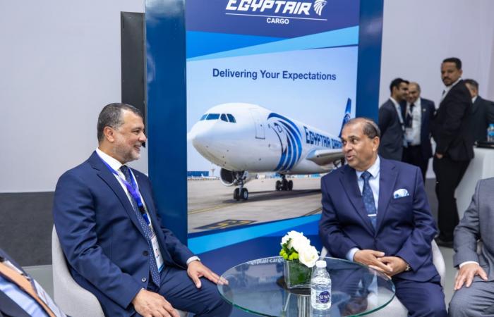 بالبلدي: جمهورية مصر العربية
      للطيران
      للشحن
      الجوي
      تختتم
      «معرض
      العلمين
      الدولي
      للطيران
      والفضاء
      2026»
      بنتائج
      تجارية
      وتوسعات
      دولية
      جديدة