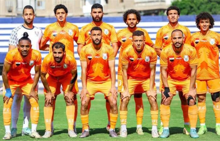 بالبلدي : مدير
      الكرة
      بأبو
      قير
      للأسمدة
      يتحدى
      الأهلي:
      أعدكم
      أن
      تجدوا
      فريقًا
      كبيرًا