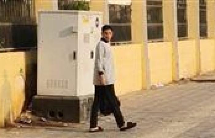بالبلدي : أول
      تعليق
      من
      "التعليم"
      على
      منع
      طالب
      من
      دخول
      المدرسة
      بسبب
      "شبشب"|
      عاجل