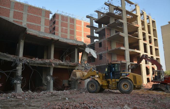 بالبلدي : «الحكومة
      تتحرك
      لغلق
      ملف
      مخالفات
      البناء»..
      تعديلات
      جديدة
      على
      قانون
      التصالح
      لتسريع
      الإجراءات
      وتقديم
      تيسيرات
      للمواطنين