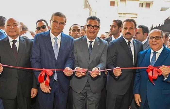 بالبلدي : «كاري
      أون»
      تتوسع
      بقوة
      في
      تجارة
      التجزئة..
      20
      فرعًا
      جديدًا
      ترفع
      شبكة
      المنافذ
      إلى
      24
      فرعًا
      بالقاهرة
      والجيزة
      والقليوبية
      والإسكندرية