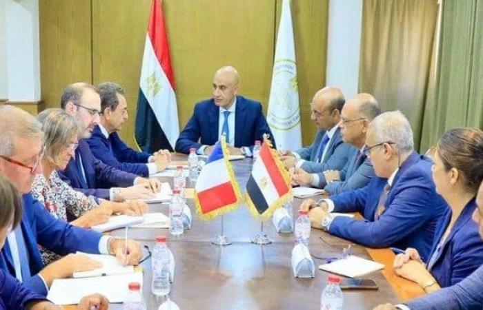 بالبلدي : تعاون
      مصري
      فرنسي
      لتأهيل
      خريجي
      التعليم
      الفني
      وفق
      المعايير
      الدولية