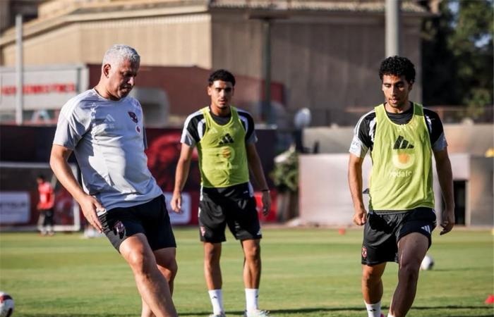 بالبلدي : وائل
      جمعة:
      الأهلي
      حقق
      هدفه
      في
      الدوري
      حتى
      الآن..
      ونُحاسب
      على
      أخطاء
      الموسم
      الماضي