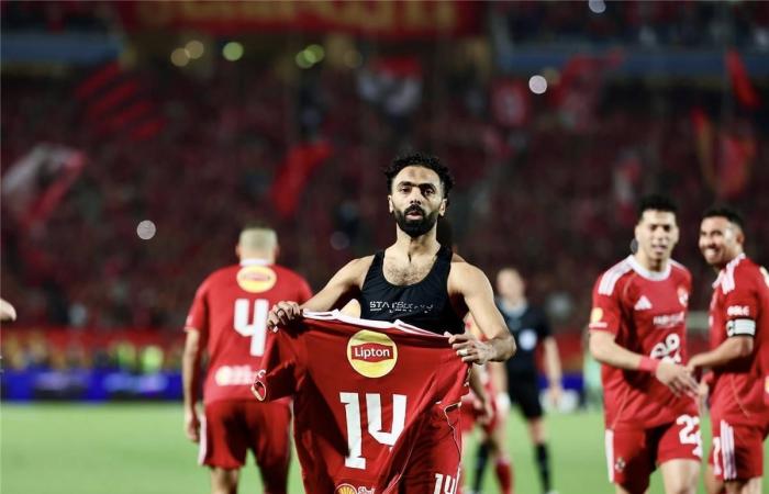 بالبلدي : فيديو
      |
      صاروخية
      لا
      تُصد..
      حسين
      الشحات
      يسجل
      هدف
      الأهلي
      الثاني
      أمام
      أبو
      قير
      للأسمدة