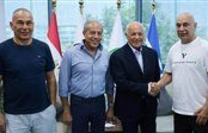 بالبلدي: اتحاد
      الكرة:
      أبو
      ريدة
      يدعم
      حسام
      حسن
      وليس
      لنا
      علاقة
      بحياته
      الشخصية