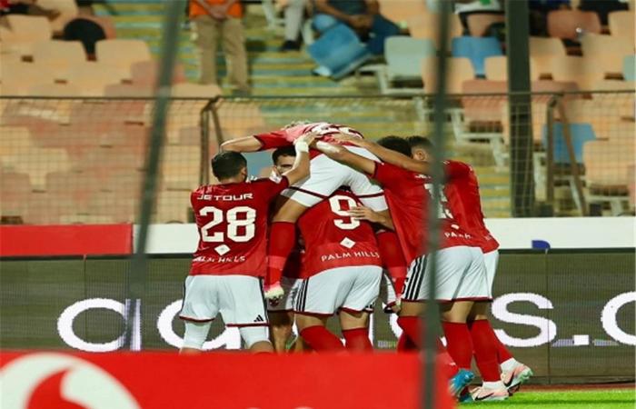 بالبلدي : رجل
      مباراة
      الأهلي
      وأبو
      قير
      للأسمدة
      في
      الدوري