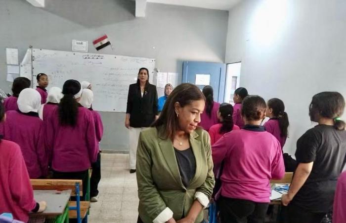 بالبلدي : عاجل..
      بالتزامن
      مع
      انطلاق
      العام
      الدراسي..
      قيادات
      التعليم
      تواصل
      المتابعة
      داخل
      المدارس