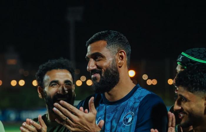 بالبلدي: موكوينا
      وأحمد
      الشناوي
      يحصدان
      جائزتي
      أفضل
      مدرب
      وحارس
      من
      جمعية
      اللاعبين
      المحترفين