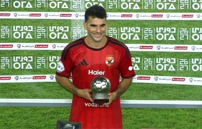 بالبلدي : زيزو
      يعلق
      على
      مواجهة
      الزمالك
      المقبلة
      في
      الدوري
      ..
      ويصرح:
      هدف
      حسين
      الشحات
      حلو