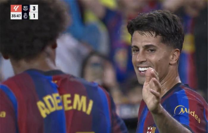 بالبلدي : فيديو
      |
      جاي
      يقلص
      الفارق
      لـ
      راسينج
      وكانسيلو
      يسجل
      هدف
      برشلونة
      الثالث