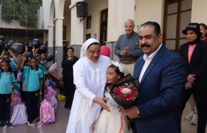 بالبلدي: وكيل
      تعليم
      الأقصر
      يتفقد
      مدرسة
      الراهبات
      الفرنسيسكانيات
      في
      أول
      زيارة
      له..
      واحتفالية
      مميزة
      بانطلاق
      العام
      الدراسي