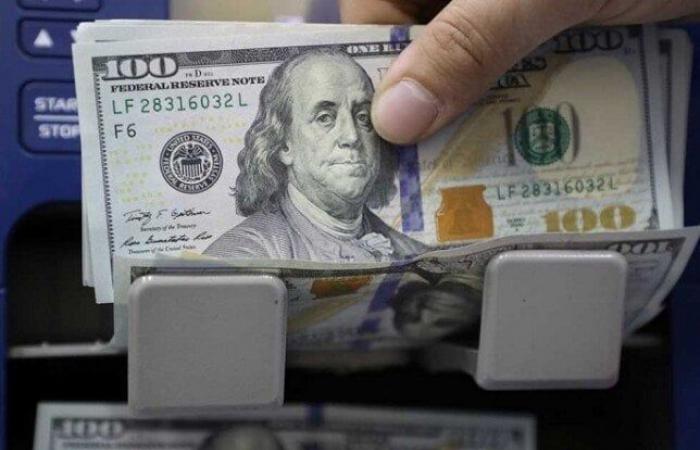 بالبلدي : ارتفاع
      جديد..
      سعر
      الدولار
      مقابل
      الجنيه
      المصري
      اليوم
      الخميس
      17
      سبتمبر
      2026