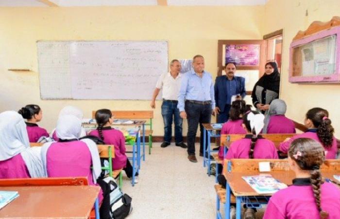 بالبلدي : مدير
      تعليم
      بورسعيد
      يواصل
      جولاته
      الميدانية
      بالمدارس
      لمتابعة
      انتظام
      الدراسة