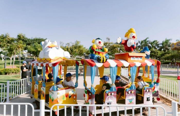 بالبلدي : مؤسسة
      ساويرس
      تجمع
      1,100
      طفل
      من
      14
      دار
      رعاية
      في
      فعالية
      «العودة
      إلى
      المدارس»
      في
      “زيد
      بارك”
