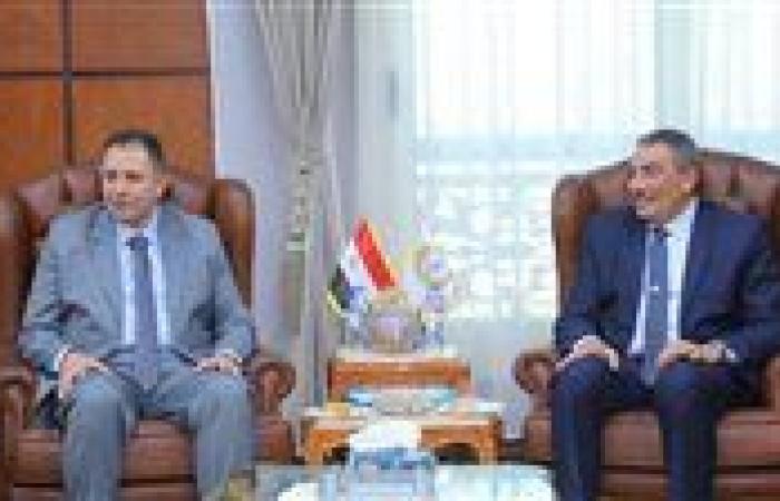 بالبلدي: محافظ
      دمياط
      يشارك
      الحوار
      المجتمعي
      لدراسة
      تقييم
      الأثر
      الاقتصادي
      والبيئي
      لميناء
      دمياط