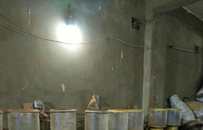 بالبلدي: «حماية
      المستهلك»
      يضبط
      مخزنًا
      يخلط
      البن
      بالبسلة
      ويعبئه
      بعلامات
      تجارية
      شهيرة