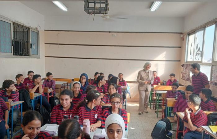 بالبلدي : همت
      أبو
      كيلة:
      المدرسة
      مسؤولية
      تبدأ
      من
      الفصل
      وتمتد
      إلى
      جميع
      مرافقها