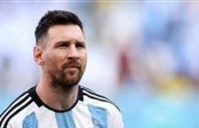 بالبلدي : «حاولت
      إغراءه
      بالمال»..
      موراتي
      يروي
      تفاصيل
      عرض
      إنتر
      الخيالي
      لضم
      ميسي